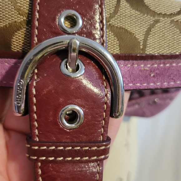 Rare Coach wristlet - Picture 3 of 7